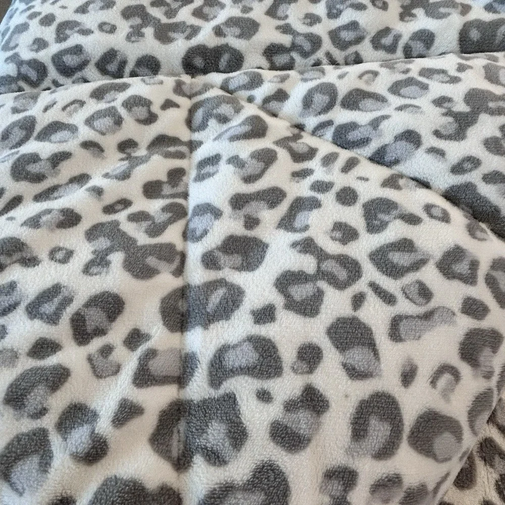 UGG Twin Comforter Grey Snow Leopard Print Bedding Set Quilted Standard Sham